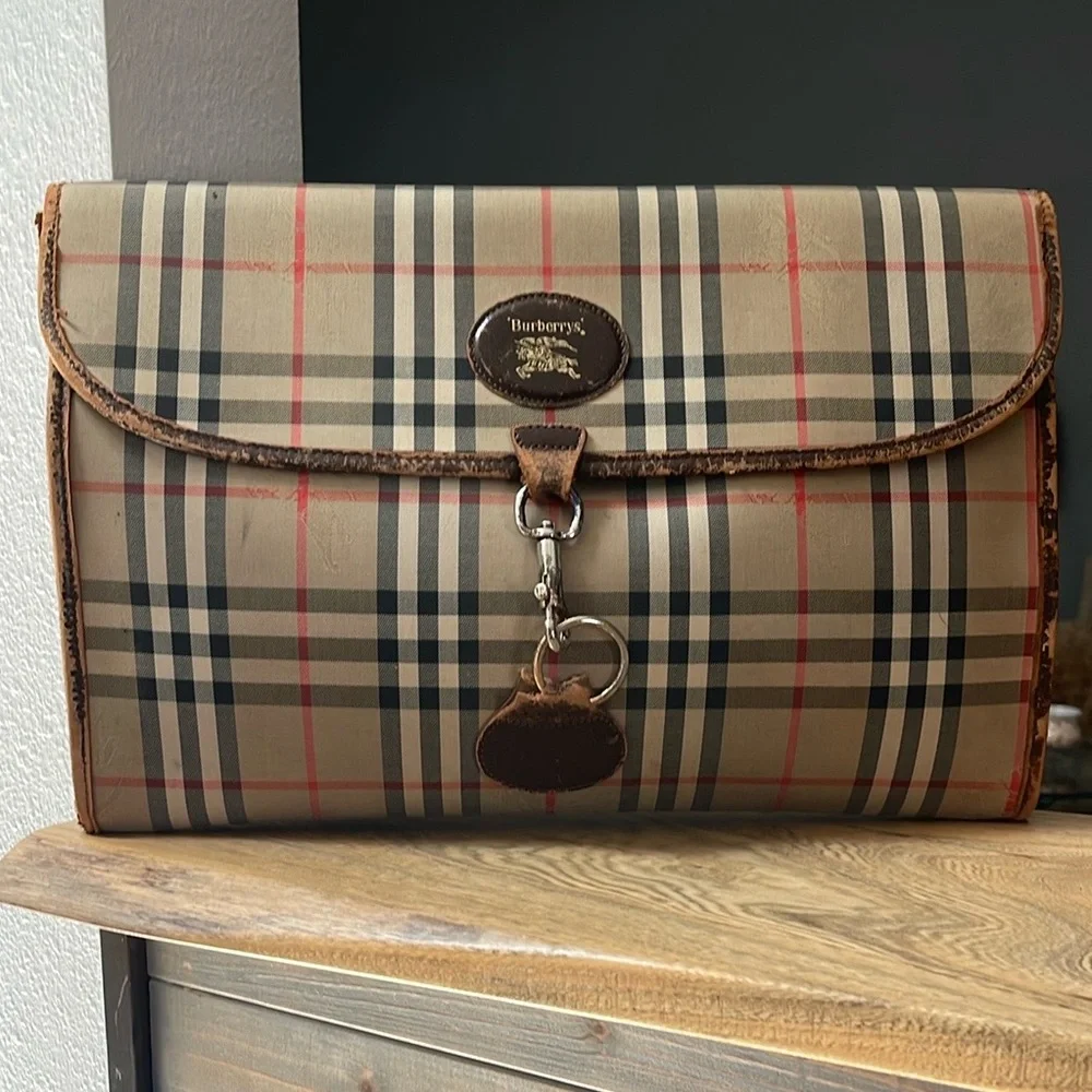 Authentic Burberry Vintage Nova Document Unisex Case